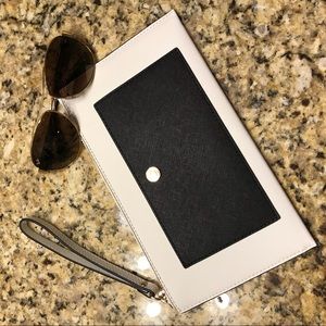 MK wristlet NWOT